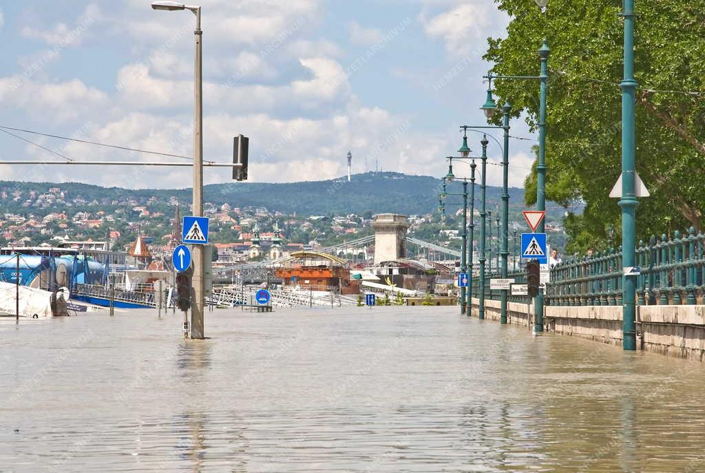 Árvíz - Budapest - Árad a Duna Budapestnél