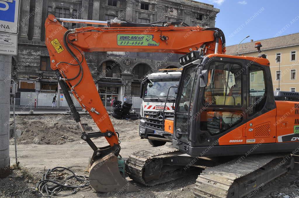 Településfejlesztés - Budapest - Megújul a Blaha Lujza tér