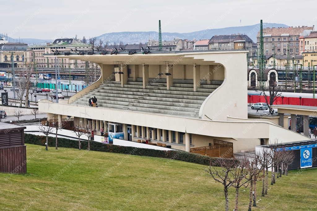 Épület - Budapest - Az egykori Kerepesi úti ügető lelátója