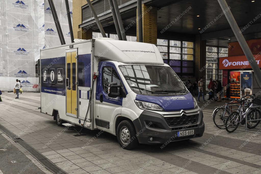 Közlekedés - Budapest - Nyugati pályaudvar tetőfelújítás