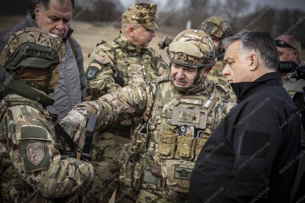 Orosz hadművelet - Határszemlét tartott Orbán Viktor