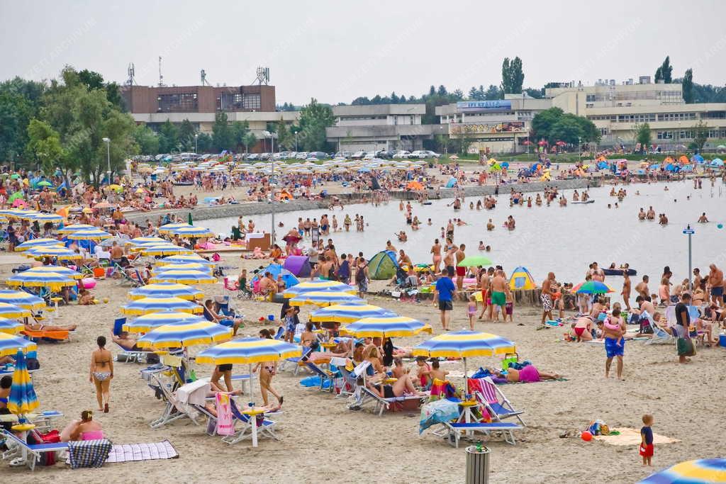 Idegenforgalom - Velence - Velence Korzó és Szabadstrand