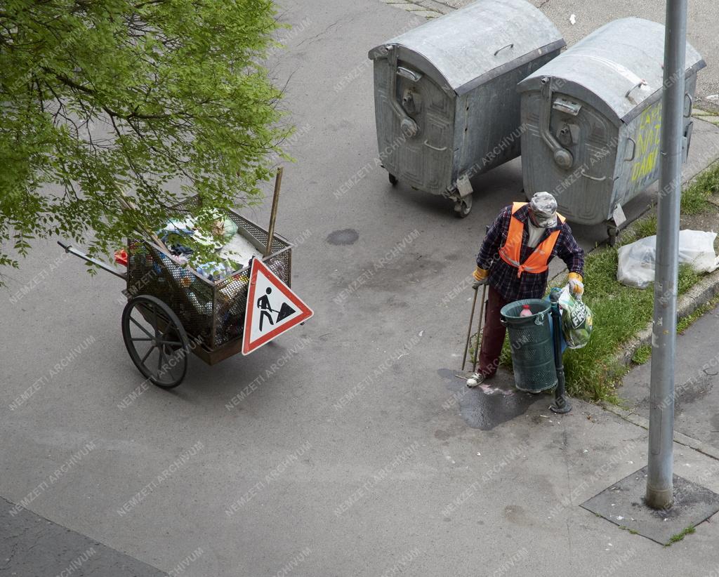 Szolgáltatás - Budapest - Utcaseprő