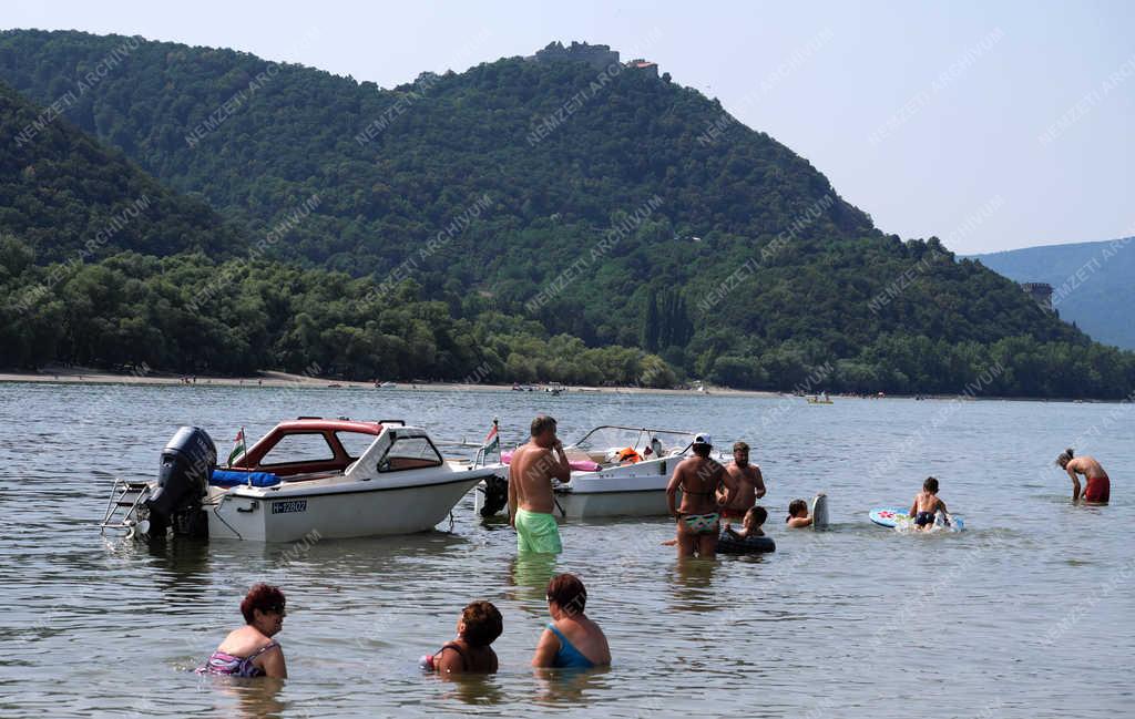 Szabadidő - Nagymaros - Strandolás