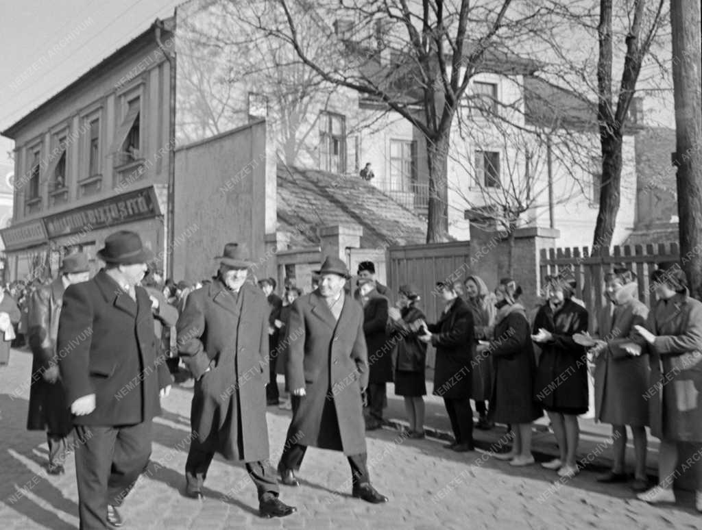 Belpolitika - Kádár János látogatása Csongrád megyében