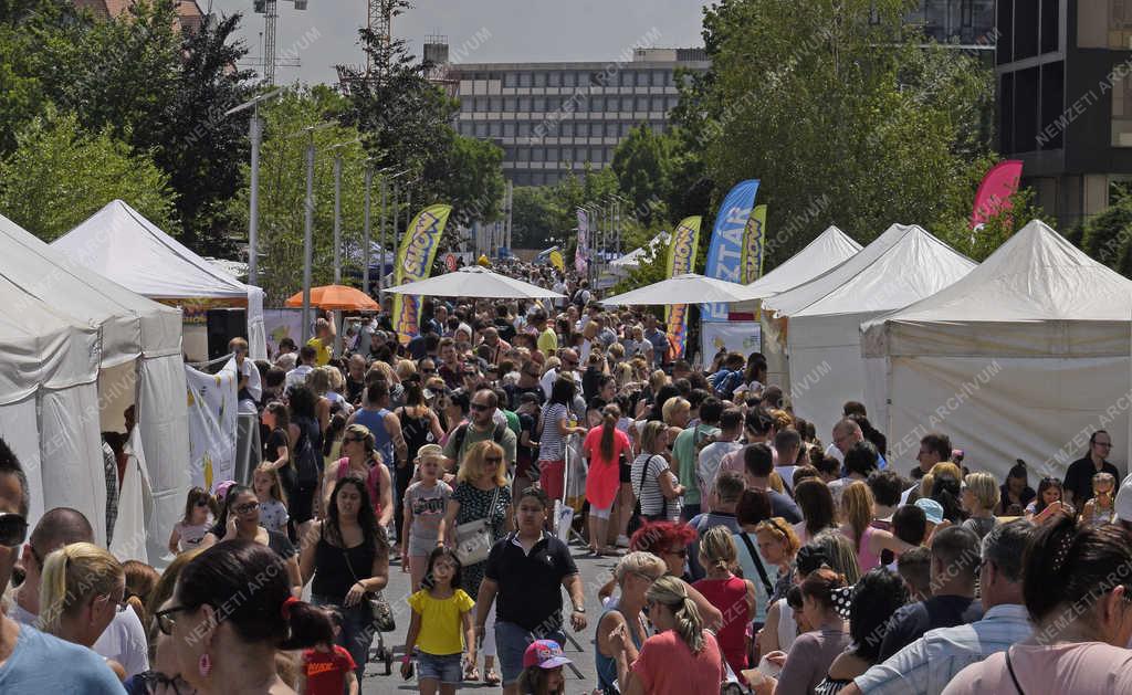 Szabadidő - Budapest - A Családok éve