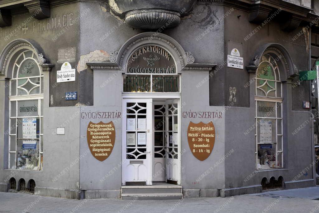 Egészségügy - Budapest - Szanatórium Gyógyszertár