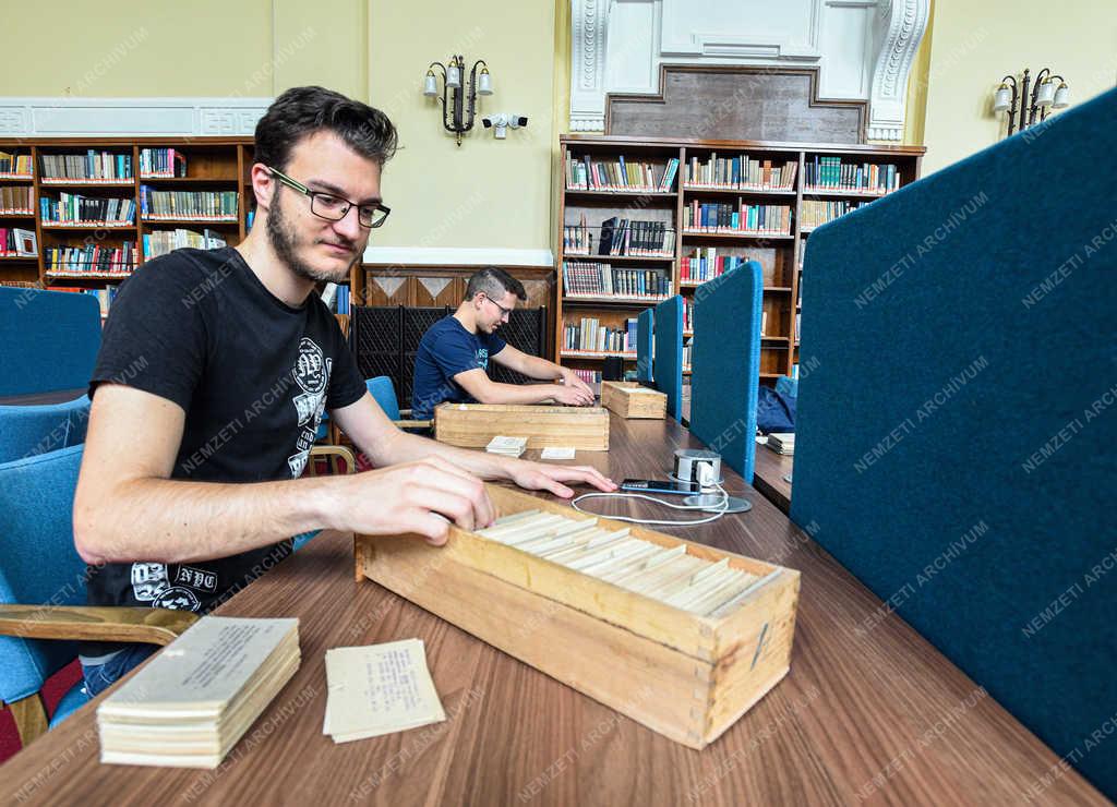 Kultúra - Debrecen - Könyvtár átalakítás az egyetemen