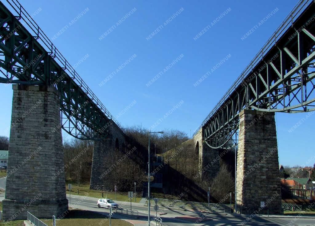 Közlekedési műemlék - Biatorbágy - Viadukt