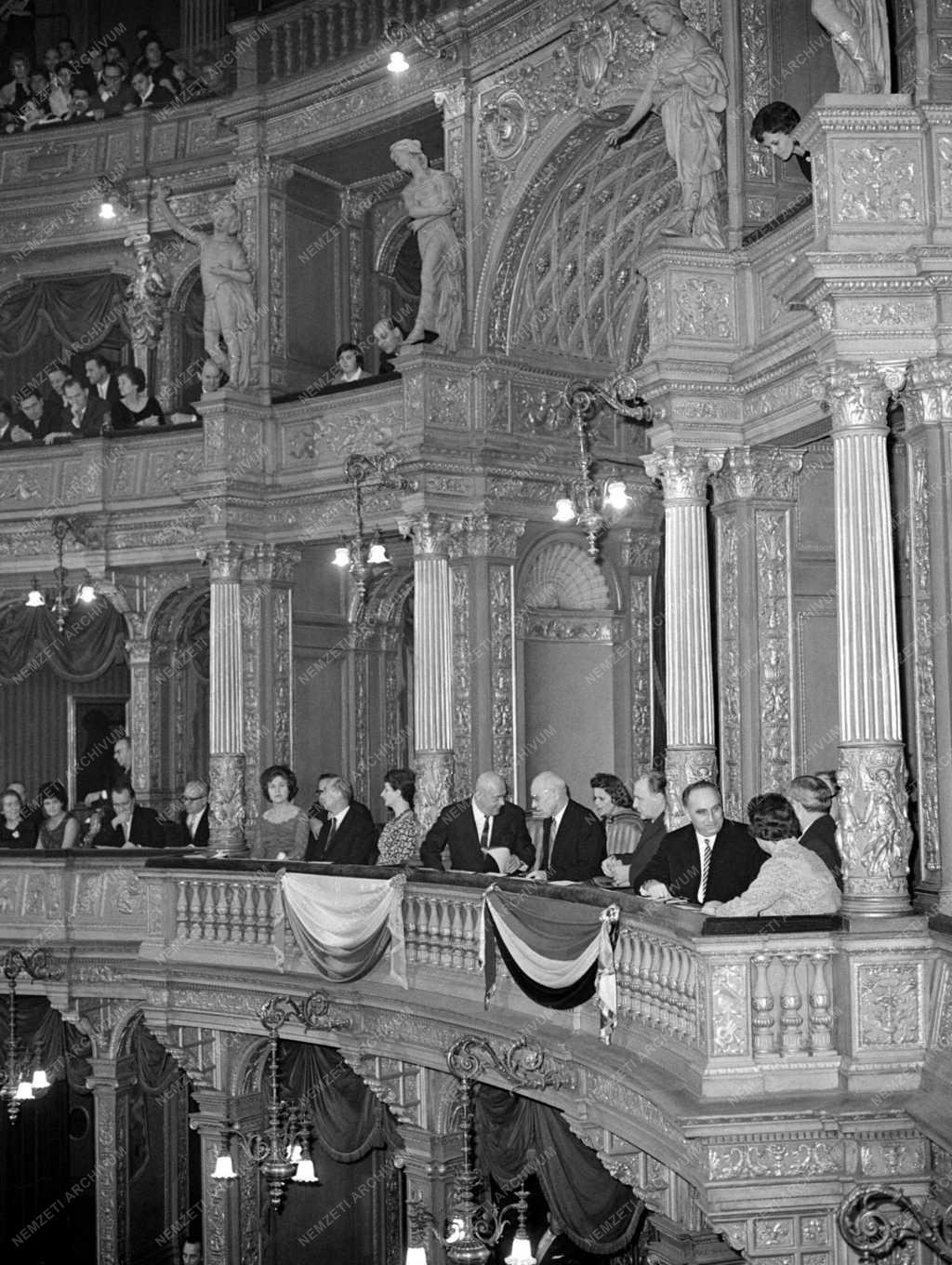 Külkapcsolat - Lengyel párt- és kormányküldöttség Budapesten