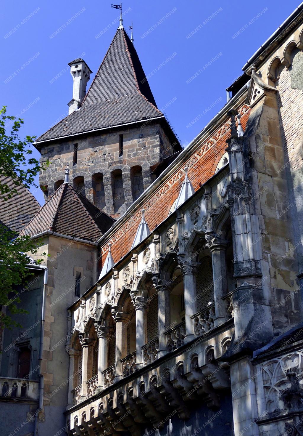 Városkép - Budapest - Hunyadi-loggia