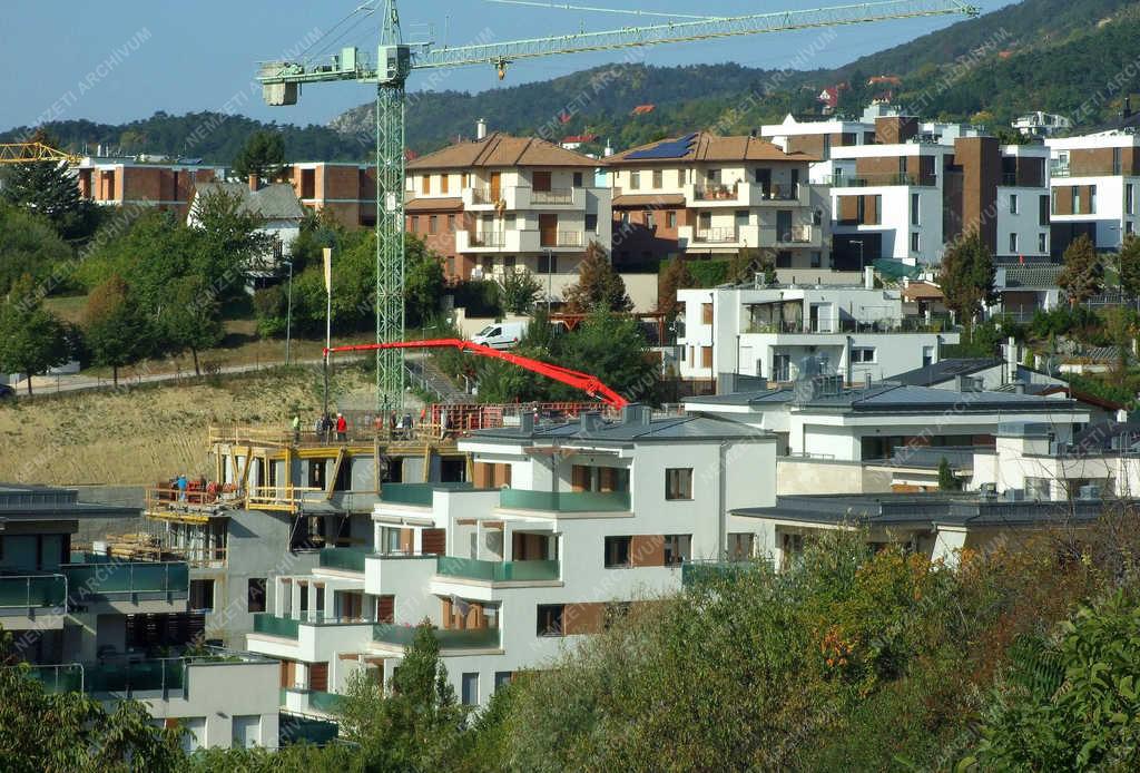 Építőipar - Budapest - Lakásépítési hullám Madárhegyen