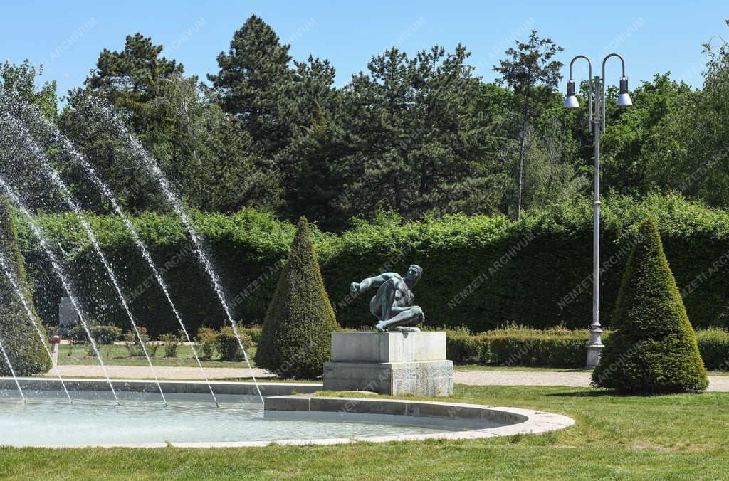 Városkép - Debrecen - Az egyetem francia parkja 