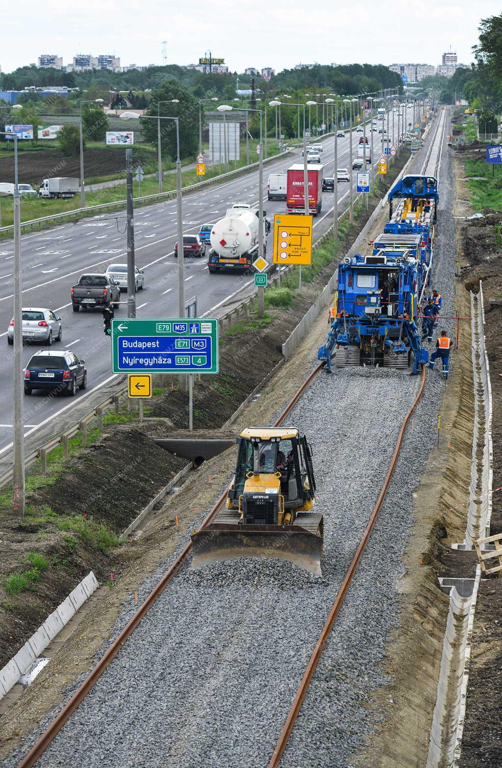 Közlekedés - Korszerűsítik a Debrecen-Füzesabony vasútvonalat