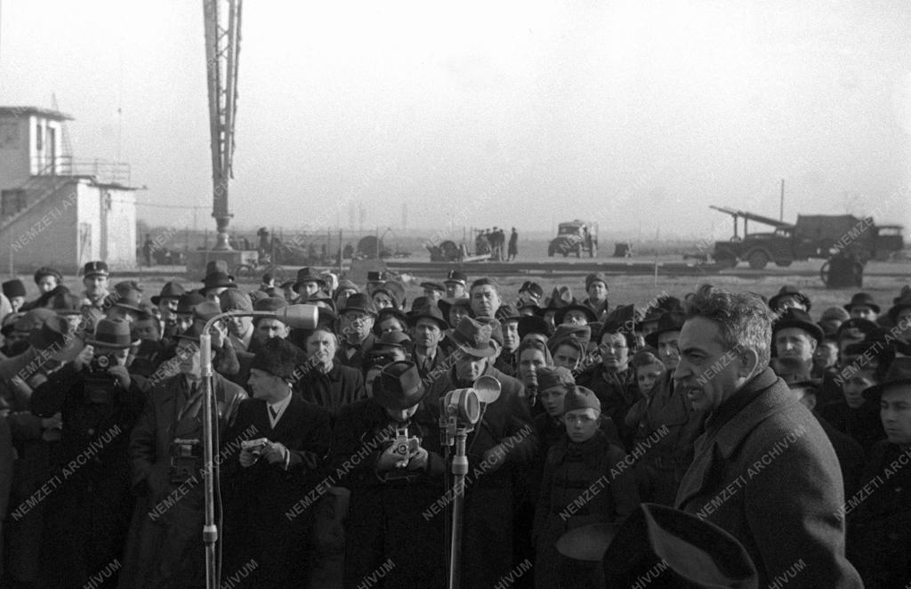 Távközlés - A lakihegyi adó avatása 