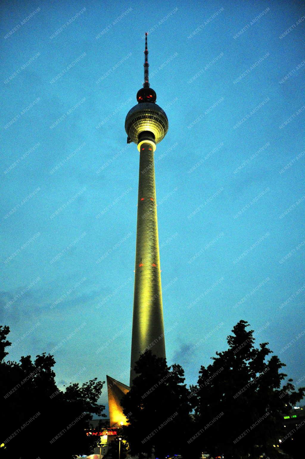 Épület - Berlin - A berlini Tv-torony