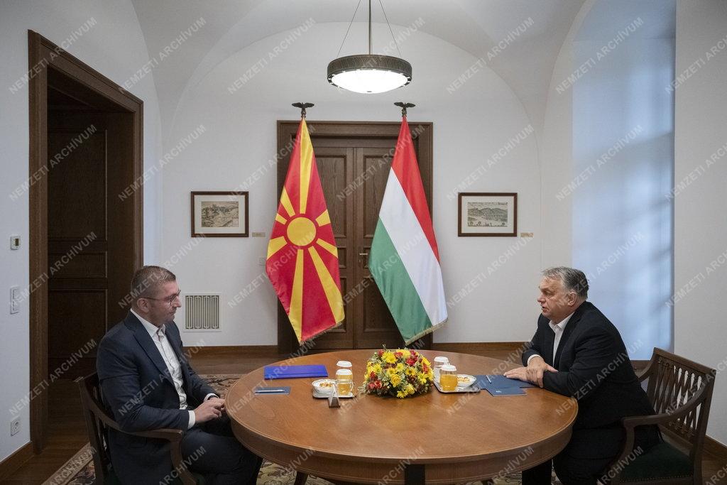 Orbán Viktor a legerősebb észak-macedón párt vezetőjével tárgyalt