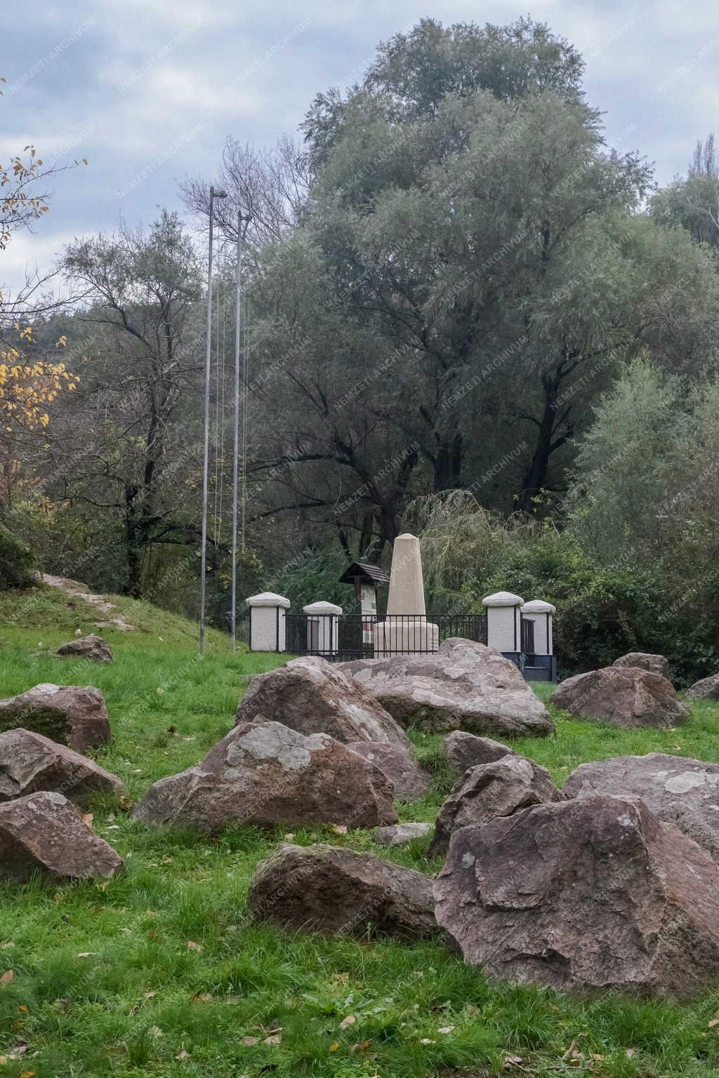 Emlékmű - Nadap - Szintezési ősjegy