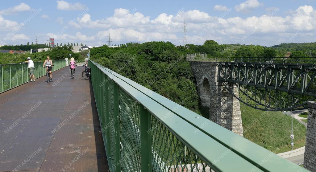 Közlekedés - Biatorbágy - Biatorbágyi vasúti viadukt