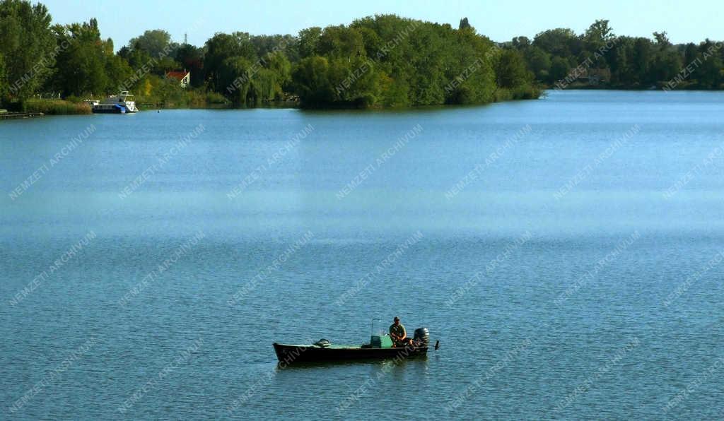 Természet - Ráckeve - Horgász a ráckevei Duna-ágban