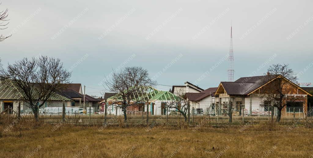 Településfejlesztés - Szigetszentmiklós - Épülő családi házak