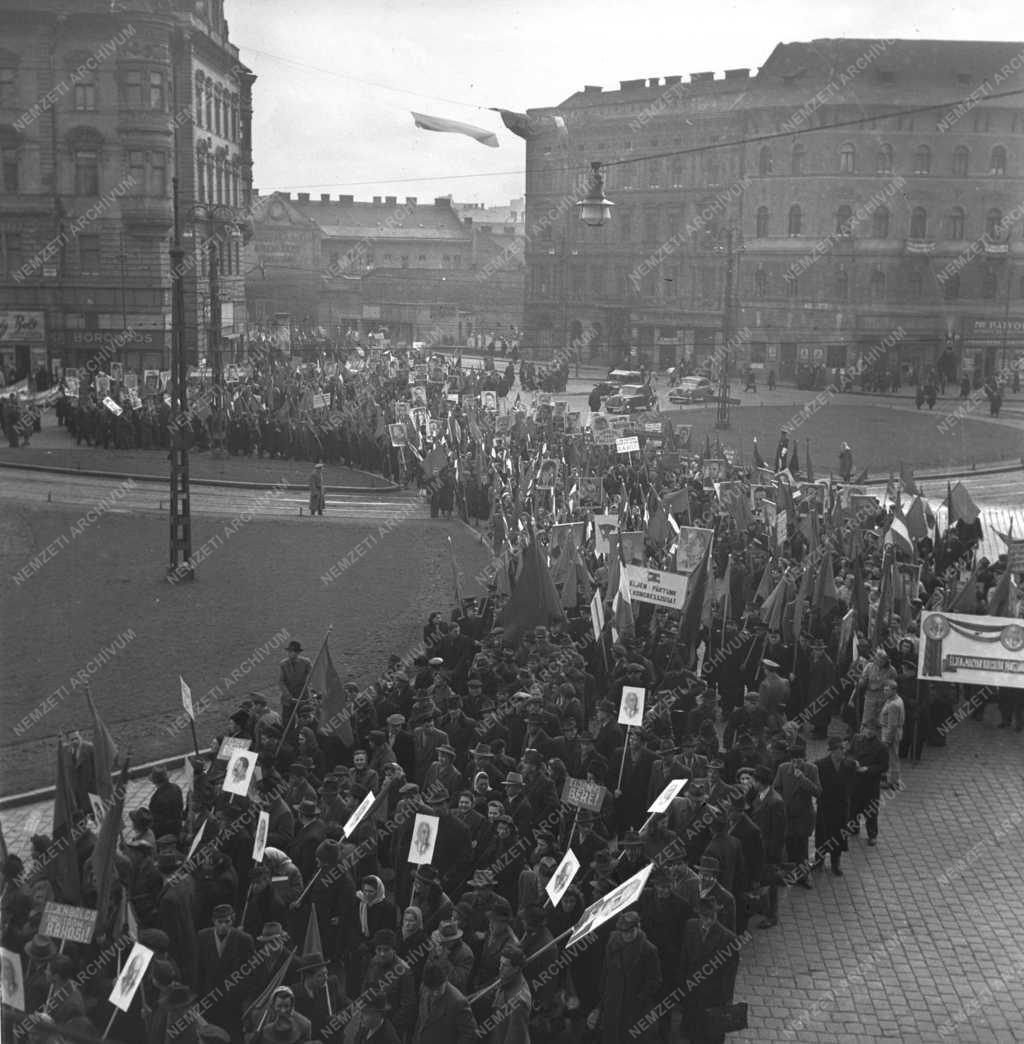 Belpolitika - Pártkongresszusi felvonulás Budapesten