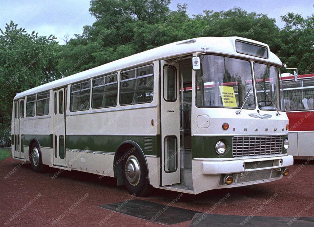 Ipar - BNV - Ikarus