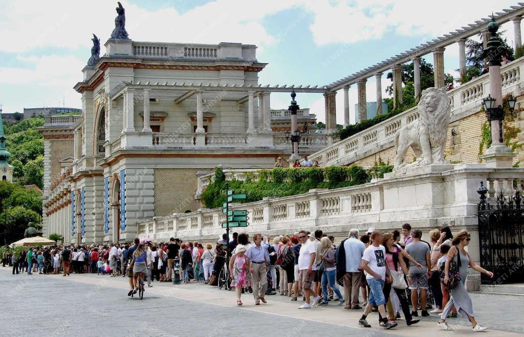 Műemlék épület - Budapest - A Várkert Bazár