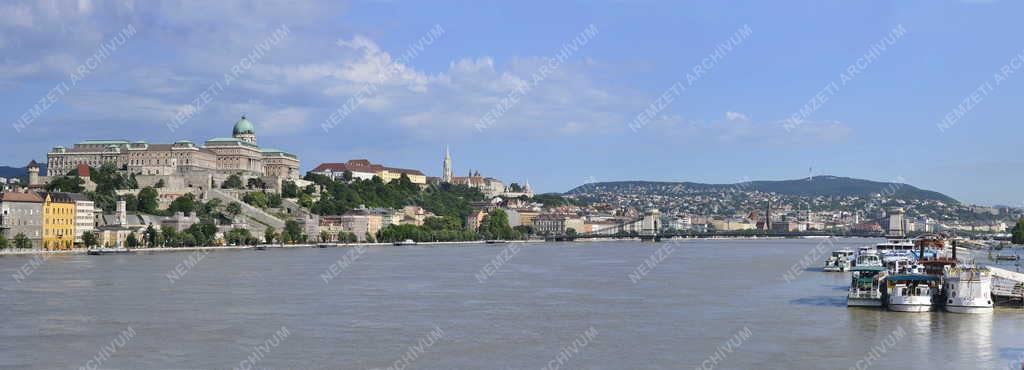 Árvíz - Budapest - Árad a Duna Budapestnél