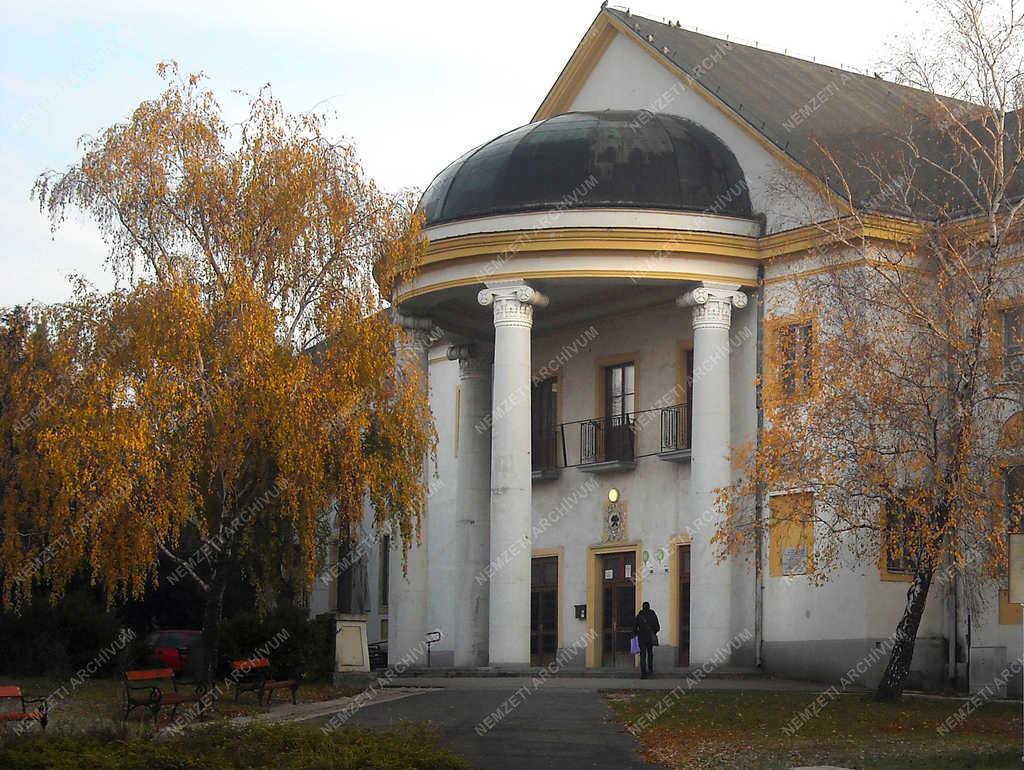 Kultúra - Várpalota - A Jó Szerencsét Művelődési Központ
