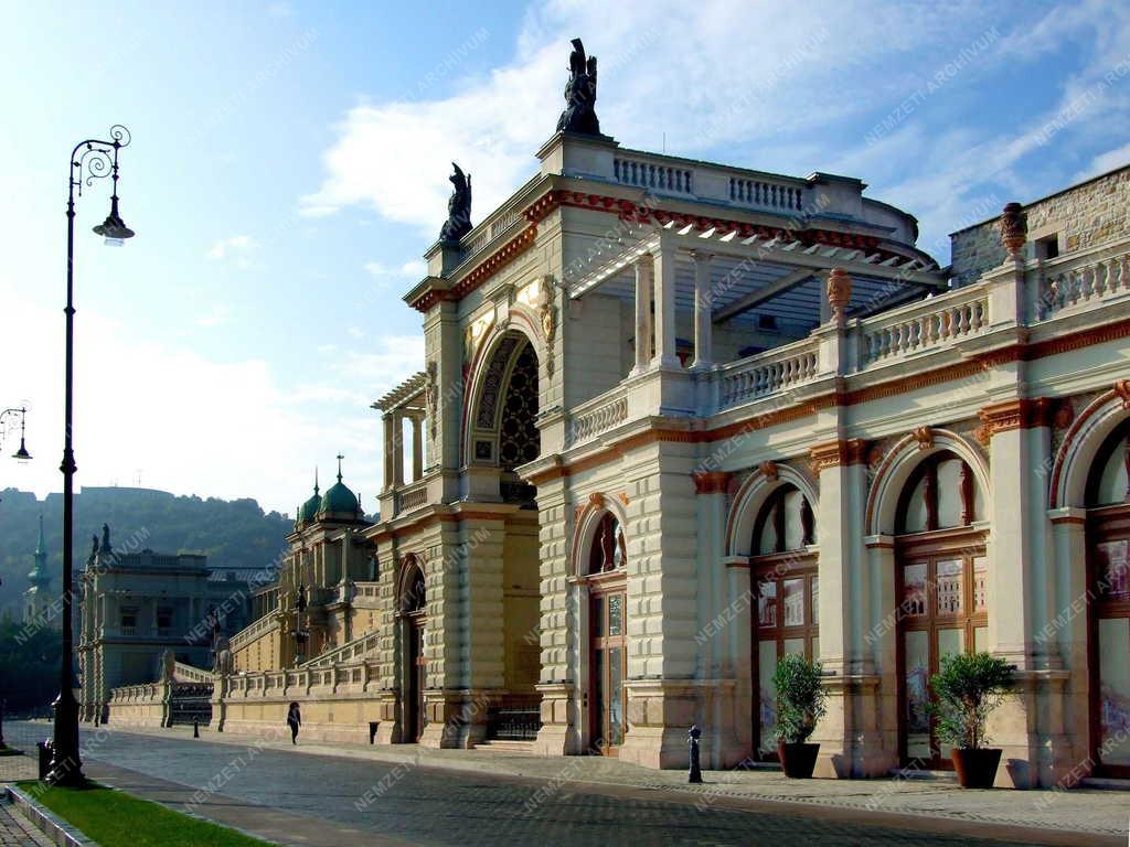 Műemlék - Budapest - A Várkert Bazár