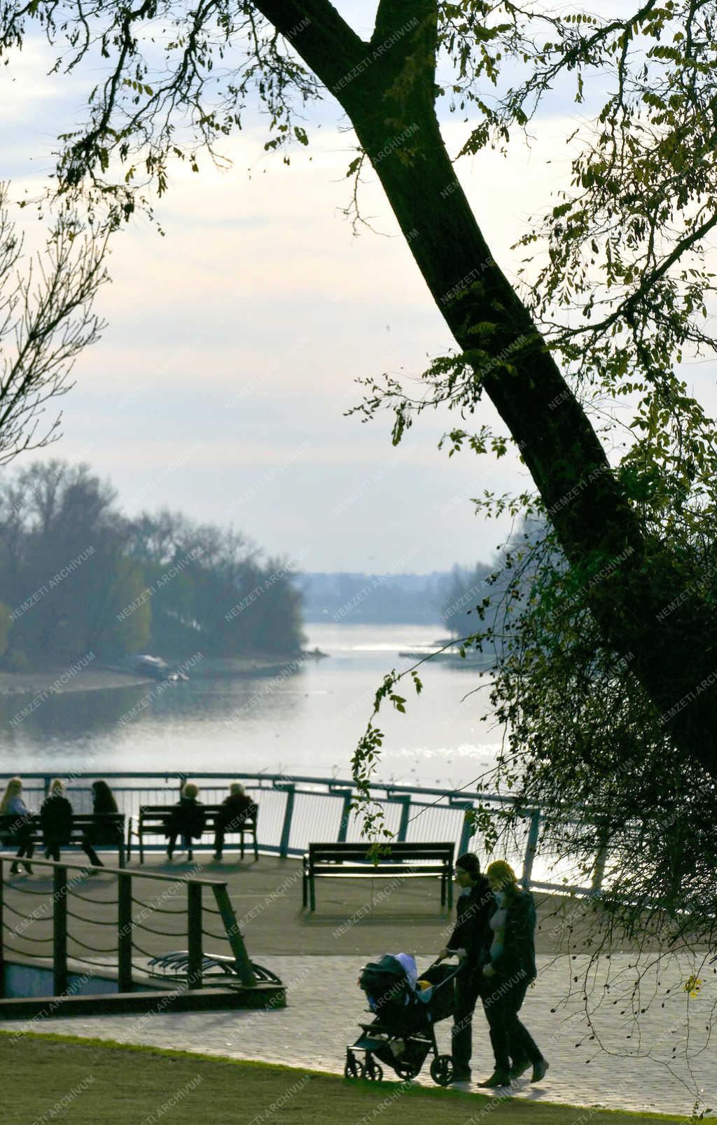 Szabadidő - Budapest - Kirándulók a Kopaszi-gáton