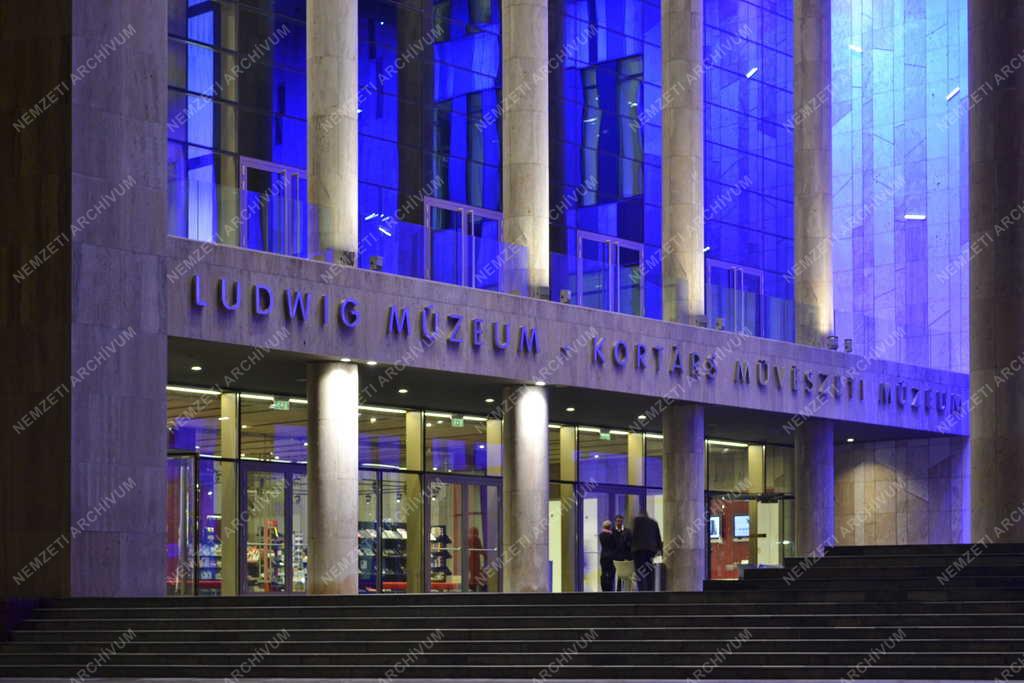 Múzeum - Budapest - A Ludwig Múzeum bejárata