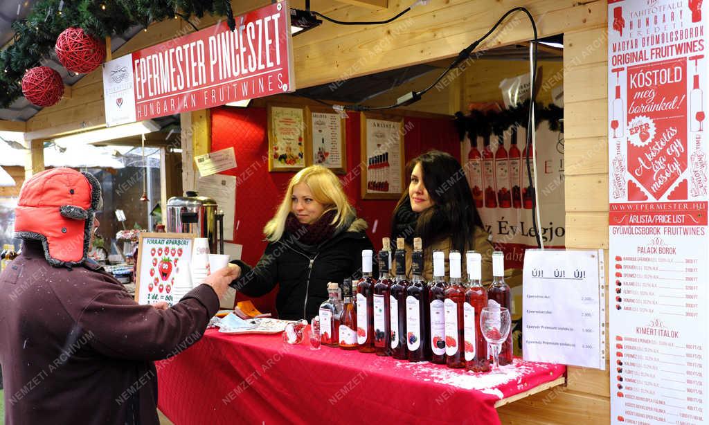 Ünnep - Budapest - Adventi vásár Újbudán