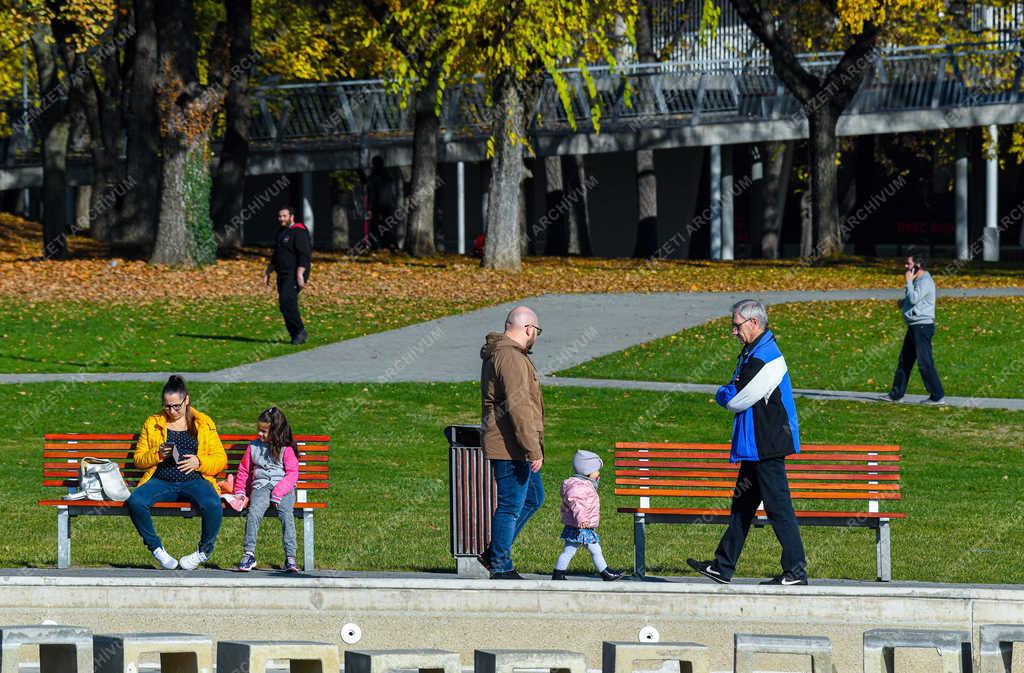 Szabadidő - Debrecen - Pihenők a Nagyerdőben