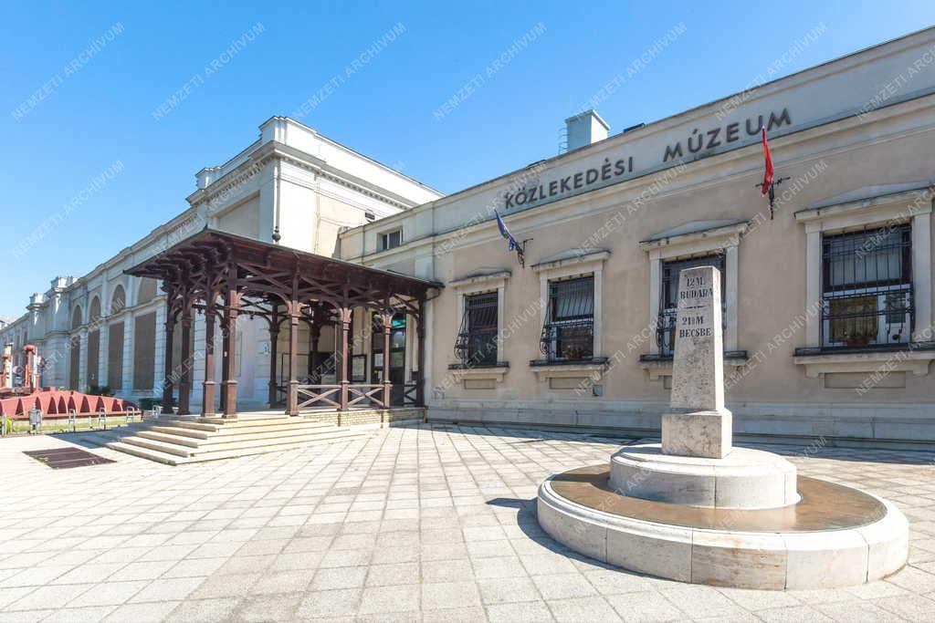 Épület - Budapest - A Közlekedési Múzeum épülete