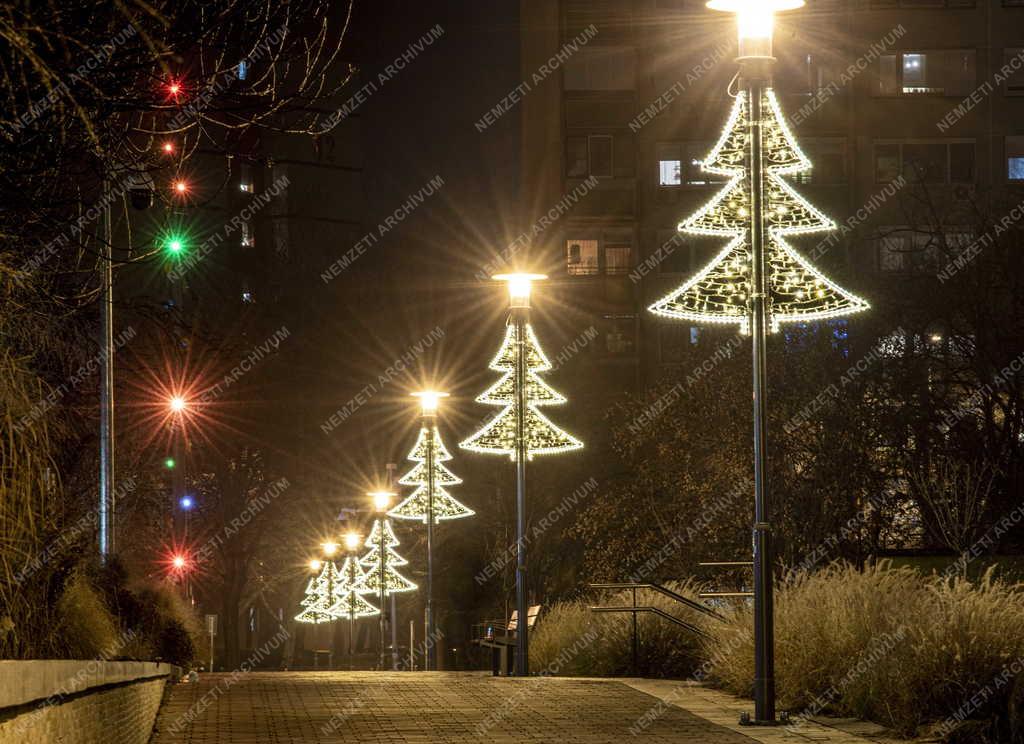 Városkép - Budapest - Kőbánya Újhegy karácsonyi díszkivilágításban