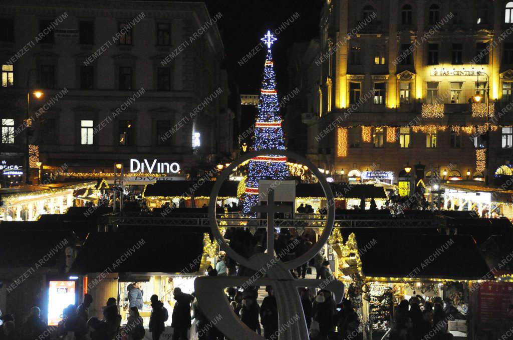 Ünnep - Budapest -  Advent Bazilika