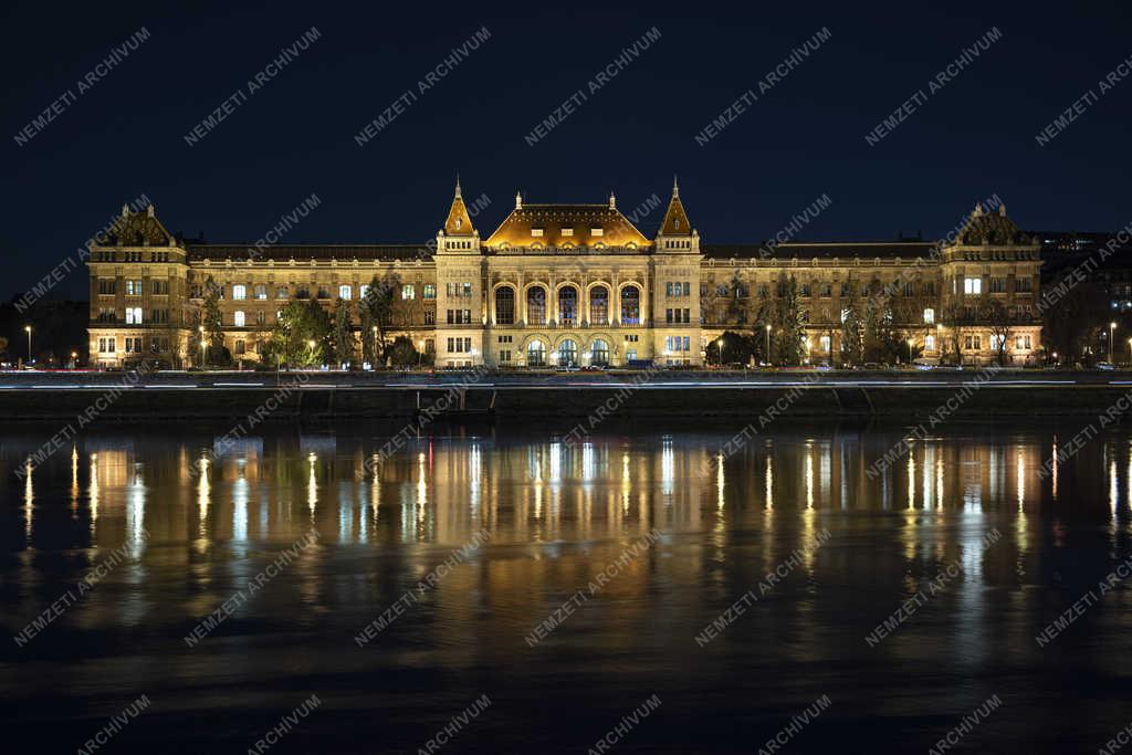 Esti városkép - Budapest - Budapesti Műszaki és Gazdaságtudományi Egyetem 