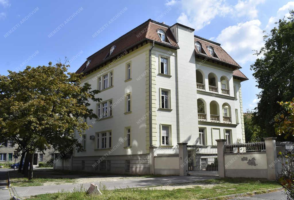 Városkép - Budapest - Halom Otthon Idősek Otthona