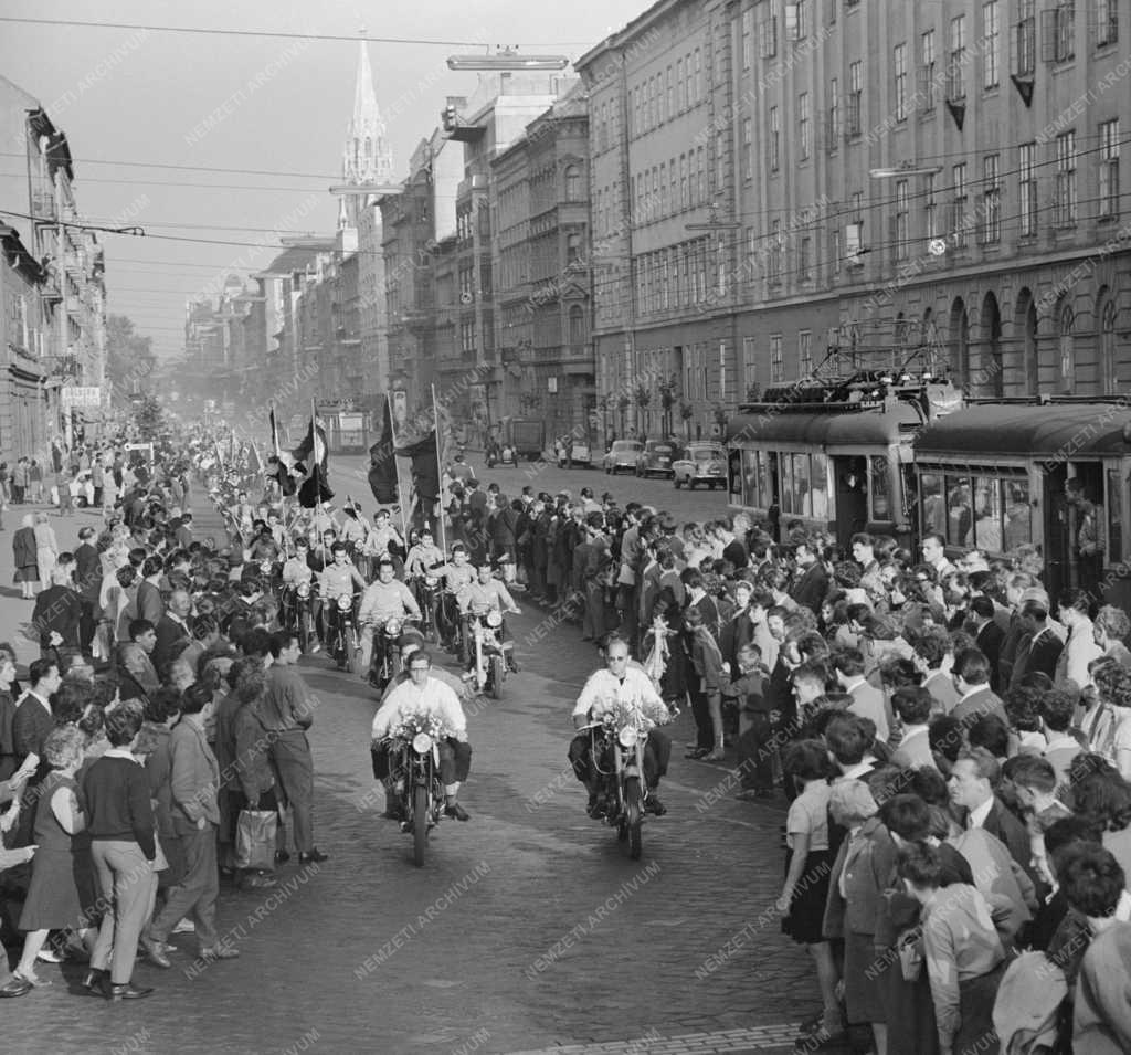 Ifjúság - Kisfesztivál a VIT tiszteletére Budapesten