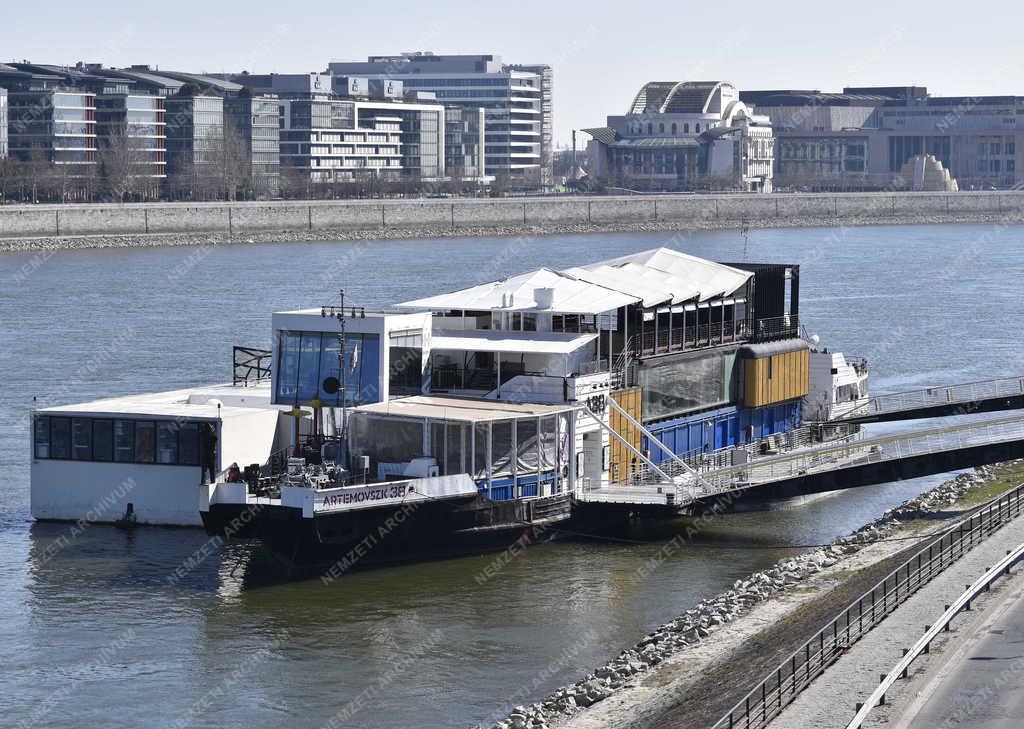 Szabadidő - Kultúra - Budapest - A38 koncerthajó, kulturális központ és étterem