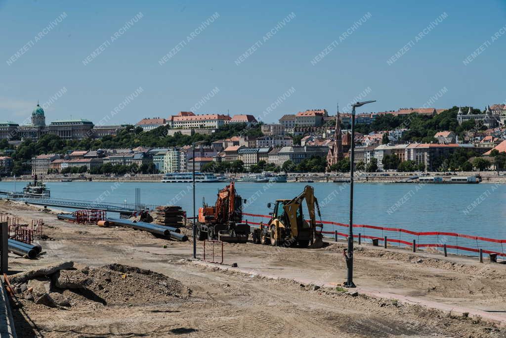 Településfejlesztés - Budapest - Átépítik az Idősebb Antall József rakpartot