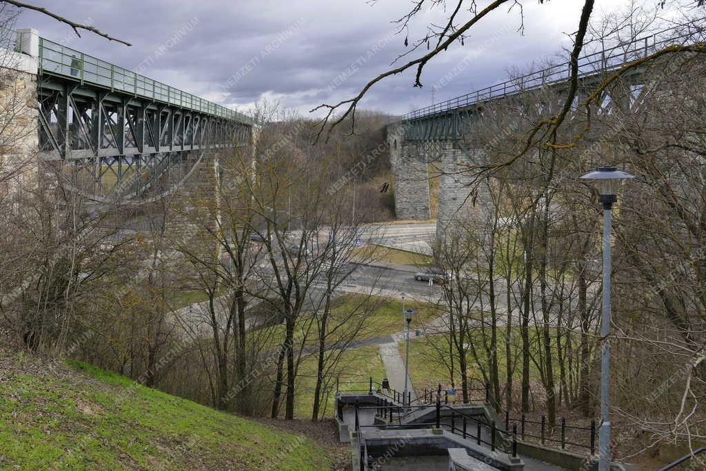 Közlekedés - Biatorbágyi egykori vasúti viadukt