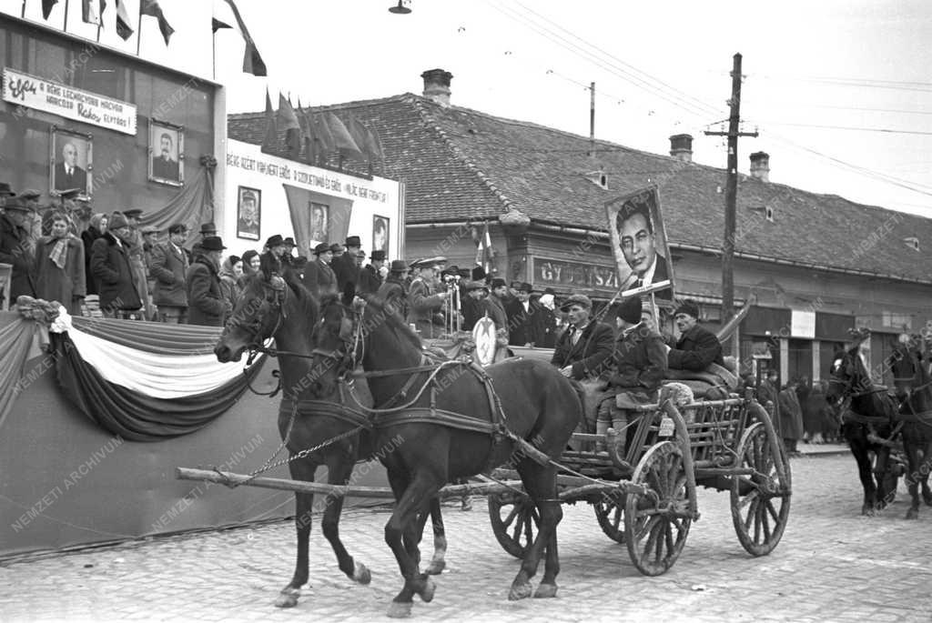 Belpolitika- Kongresszusi beszámoló gyűlés Karcagon 