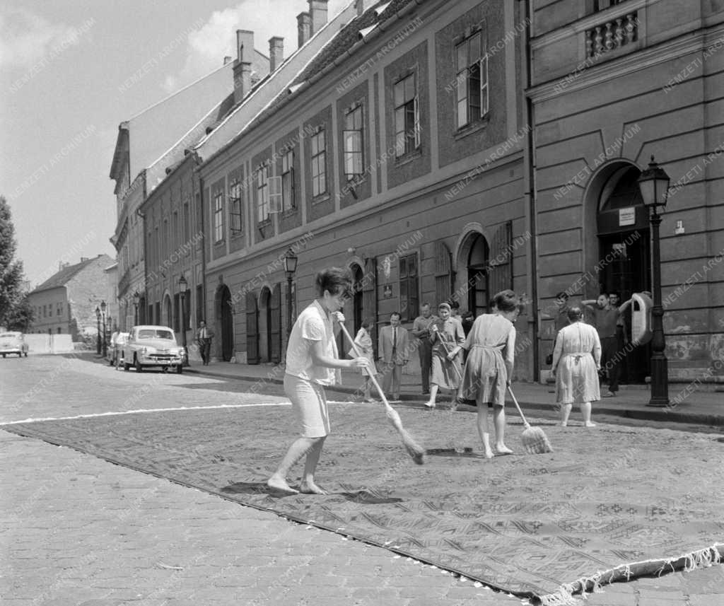 Ipar - Kézműipari Vállalat készít szőnyeget az Országházba