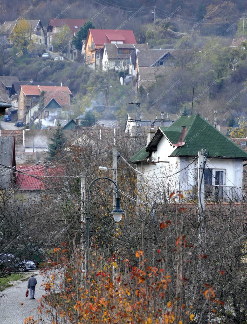 Településkép - Nagymaros - Lakóházak a hegyoldalban