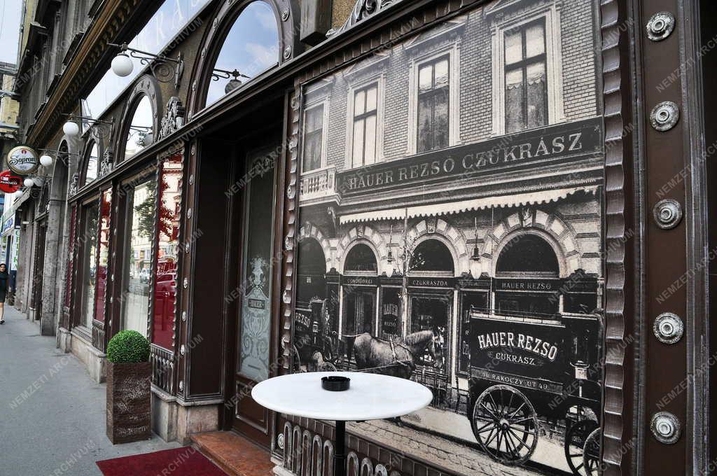 Vendéglátás - Budapest - Újra kinyitott a Hauer cukrászda 
