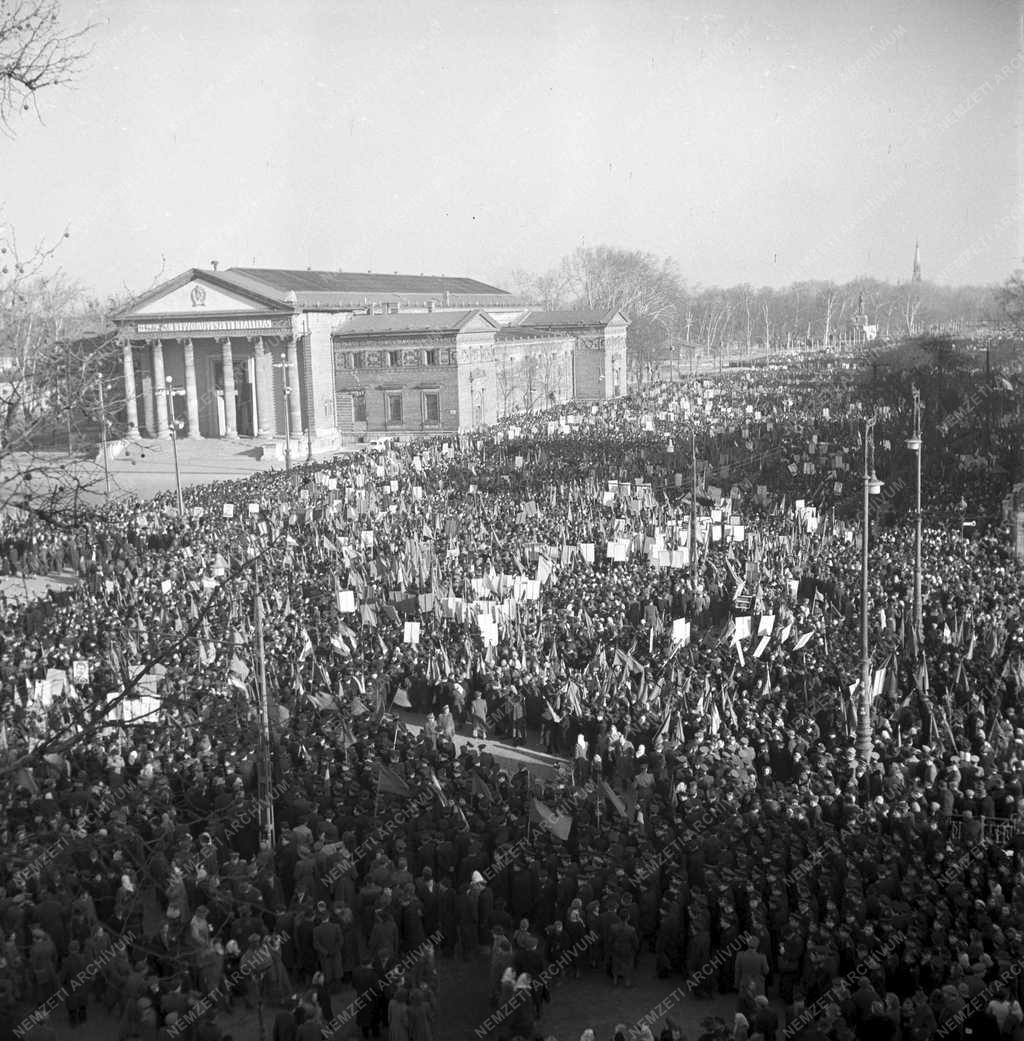 Belpolitika - Gyászgyűlés - J. V. Sztálin halála 