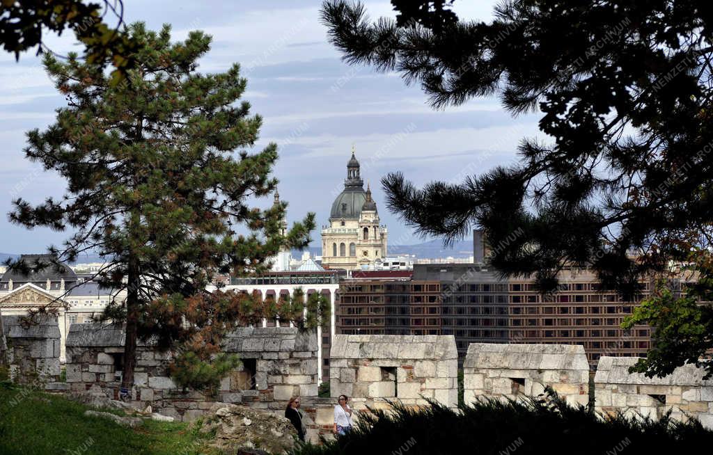 Városkép - Budapest - Kilátás a bazilikára a Várból